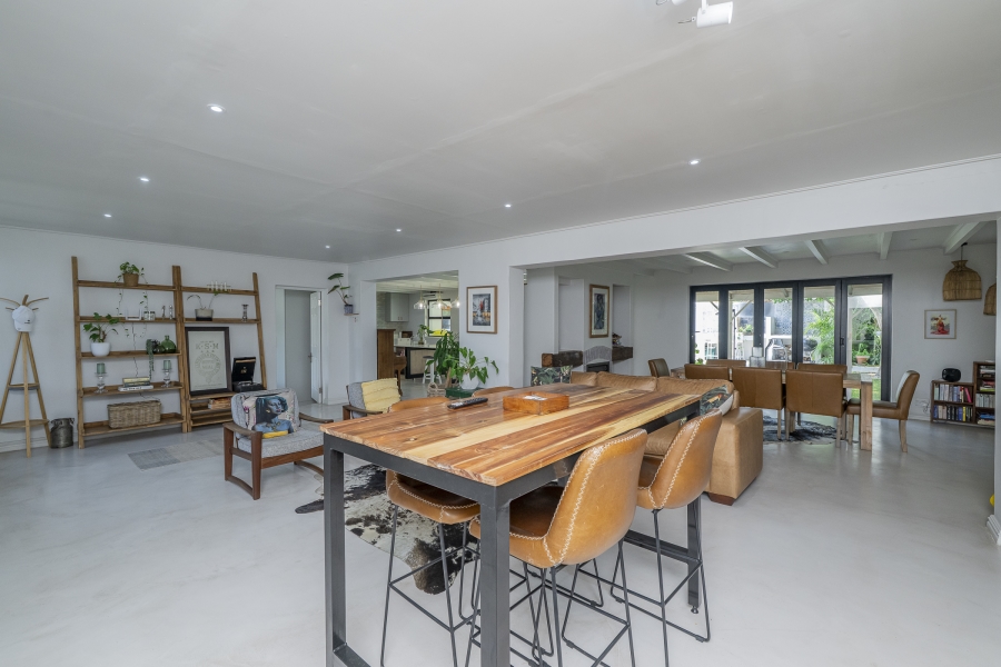 4 Bedroom Property for Sale in Hoog En Droog Western Cape